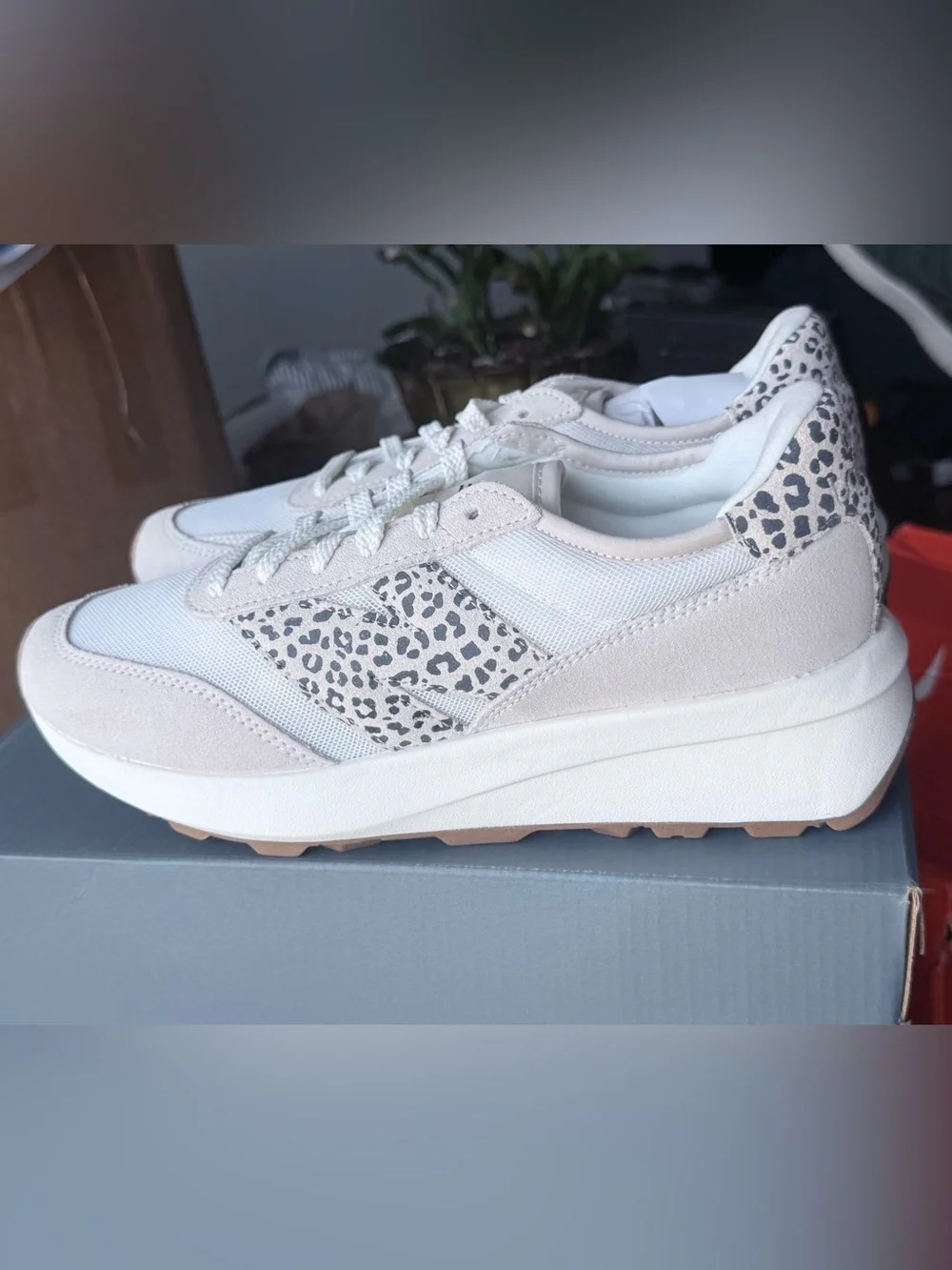 New Balance 370